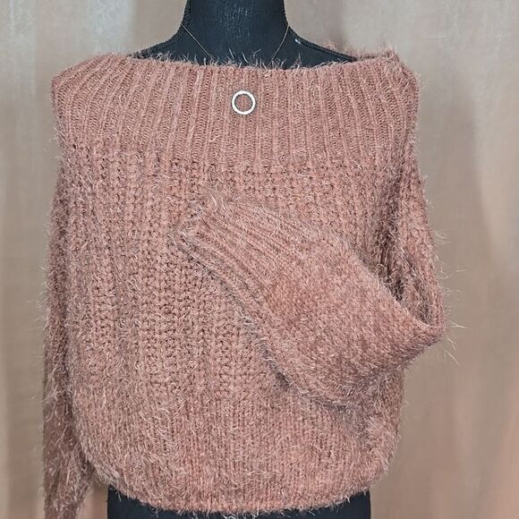 Mohair Off the Shoulder Cropped Sweater - Picture 3 of 14
